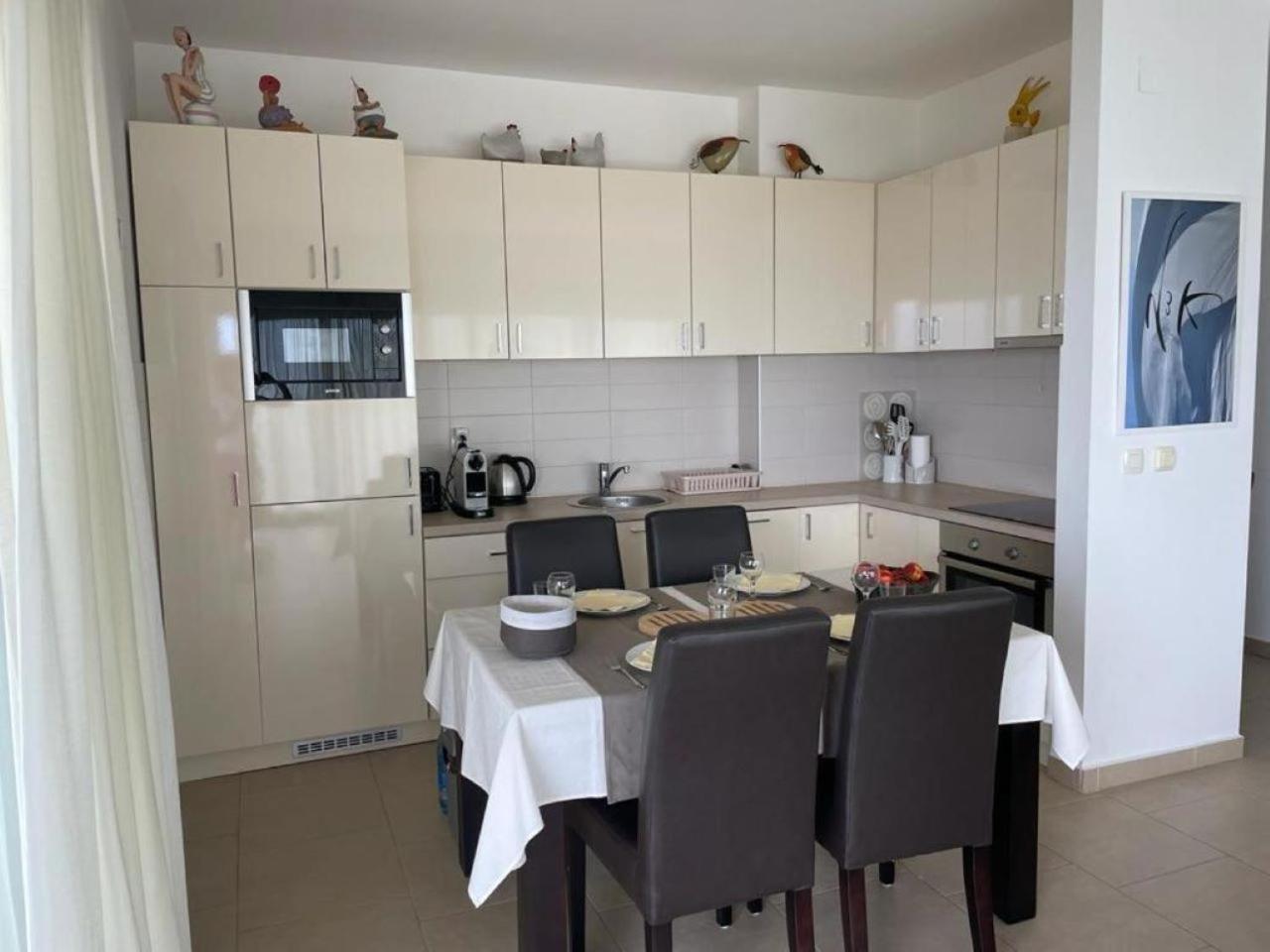 Acacia Hill Apartment C01 Without Pool Thenovici Luaran gambar